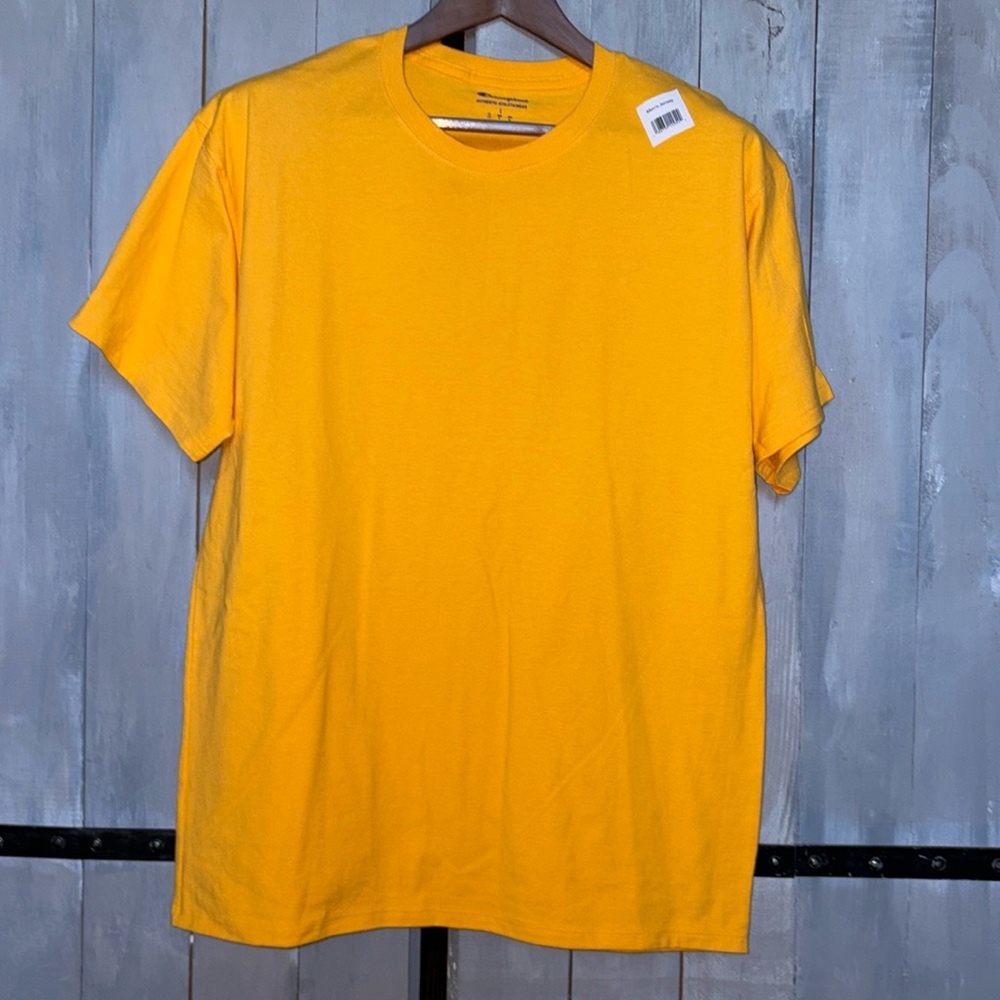 Yellow Champion t-shirt
Champion shirt